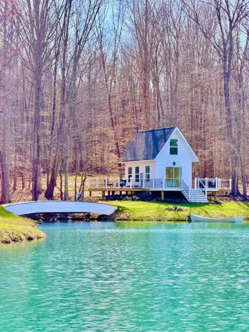 2844 Fairview Church RD, Huddleston, VA 24104