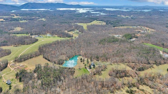 2844 Fairview Church RD, Huddleston, VA 24104