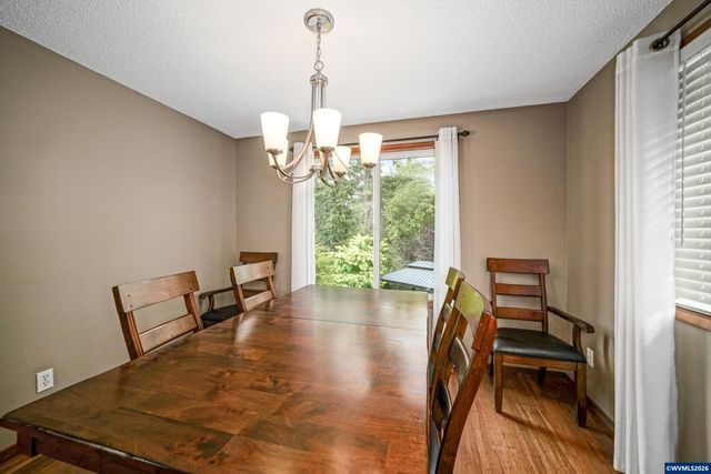 1639 Nut Tree Dr NW, Salem, OR 97304