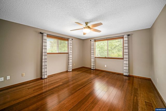 1639 Nut Tree Dr NW, Salem, OR 97304