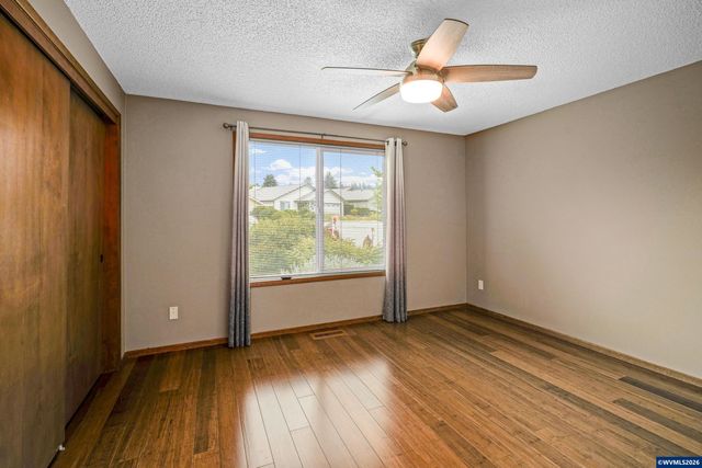 1639 Nut Tree Dr NW, Salem, OR 97304