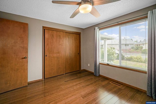 1639 Nut Tree Dr NW, Salem, OR 97304