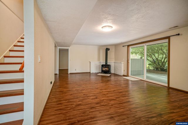1639 Nut Tree Dr NW, Salem, OR 97304
