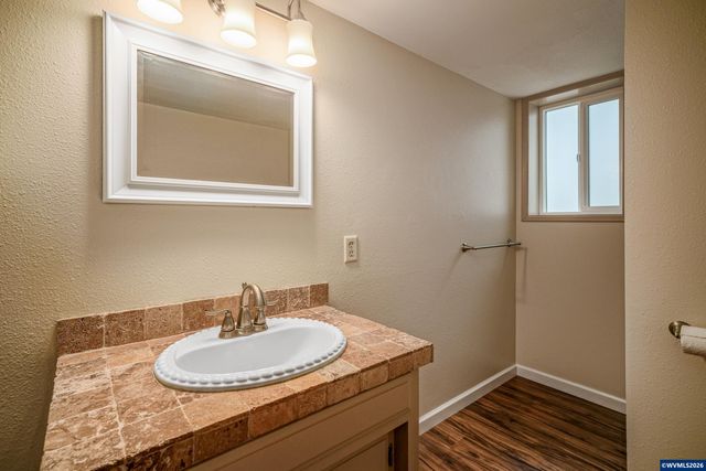 1639 Nut Tree Dr NW, Salem, OR 97304
