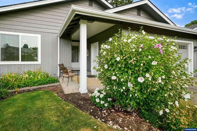 1639 Nut Tree Dr NW, Salem, OR 97304