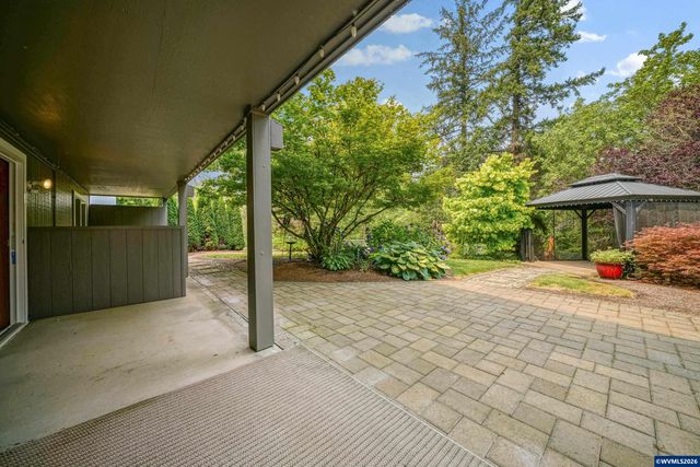 1639 Nut Tree Dr NW, Salem, OR 97304
