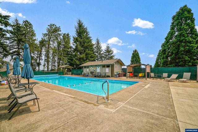 1639 Nut Tree Dr NW, Salem, OR 97304