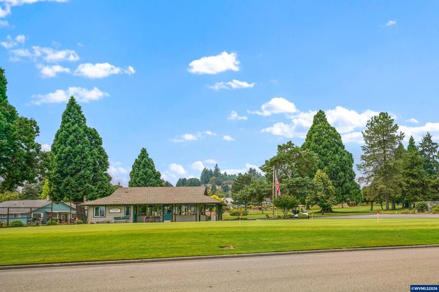 1639 Nut Tree Dr NW, Salem, OR 97304