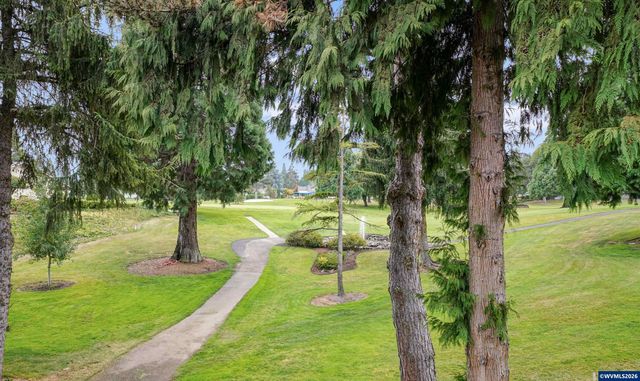 1639 Nut Tree Dr NW, Salem, OR 97304