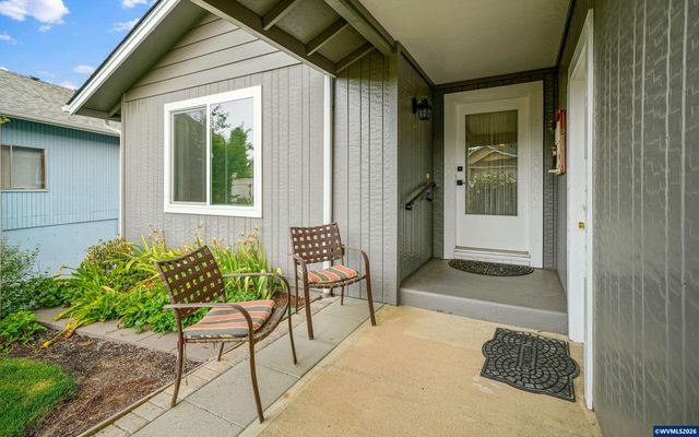 1639 Nut Tree Dr NW, Salem, OR 97304