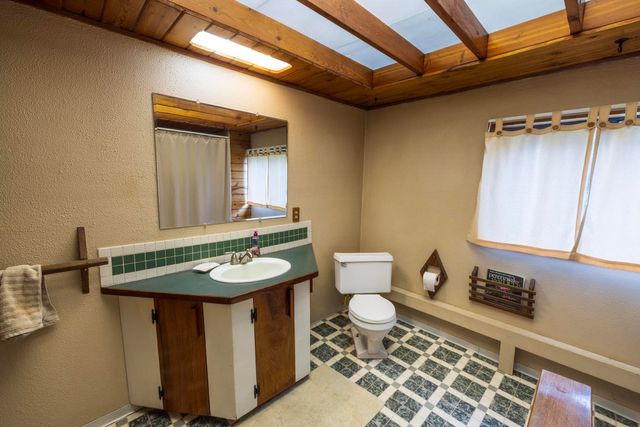 31825 N REGAL Rd, Deer Park, WA 99006