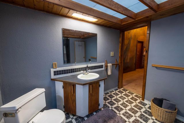 31825 N REGAL Rd, Deer Park, WA 99006