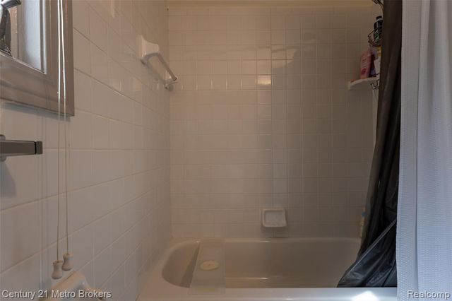 1984 Graefield Road, Birmingham, MI 48009