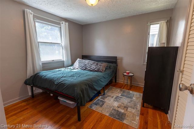 1984 Graefield Road, Birmingham, MI 48009