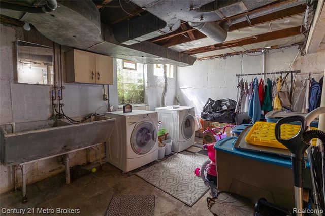 1984 Graefield Road, Birmingham, MI 48009