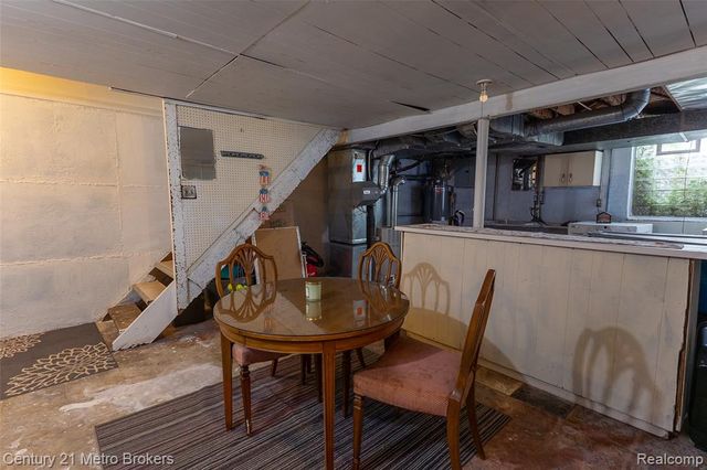 1984 Graefield Road, Birmingham, MI 48009