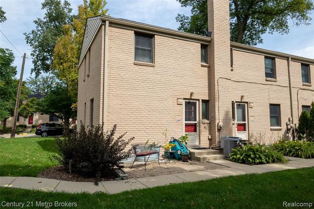1984 Graefield Road, Birmingham, MI 48009