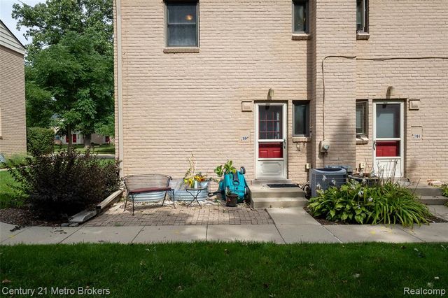 1984 Graefield Road, Birmingham, MI 48009