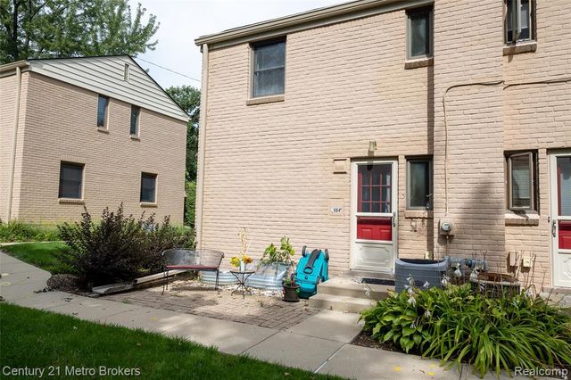 1984 Graefield Road, Birmingham, MI 48009