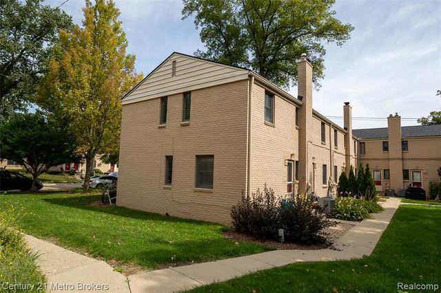 1984 Graefield Road, Birmingham, MI 48009