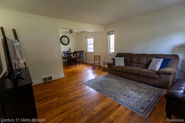 1984 Graefield Road, Birmingham, MI 48009