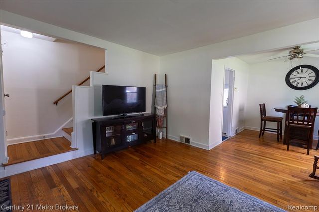 1984 Graefield Road, Birmingham, MI 48009