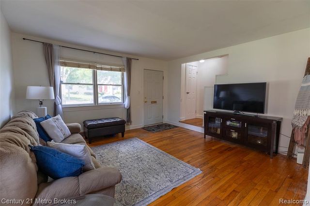 1984 Graefield Road, Birmingham, MI 48009
