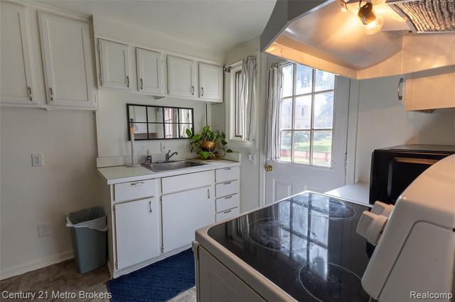 1984 Graefield Road, Birmingham, MI 48009