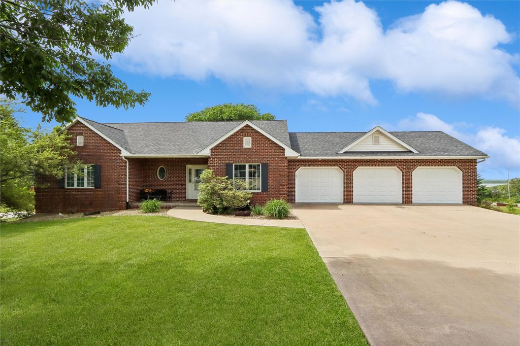 2765 Jeremy Court NW, Swisher, IA 52338