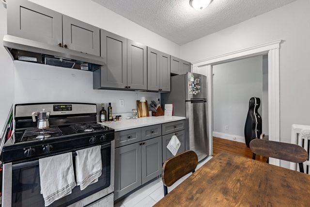 189 Chestnut Hill Avenue 11, Boston, MA 02135