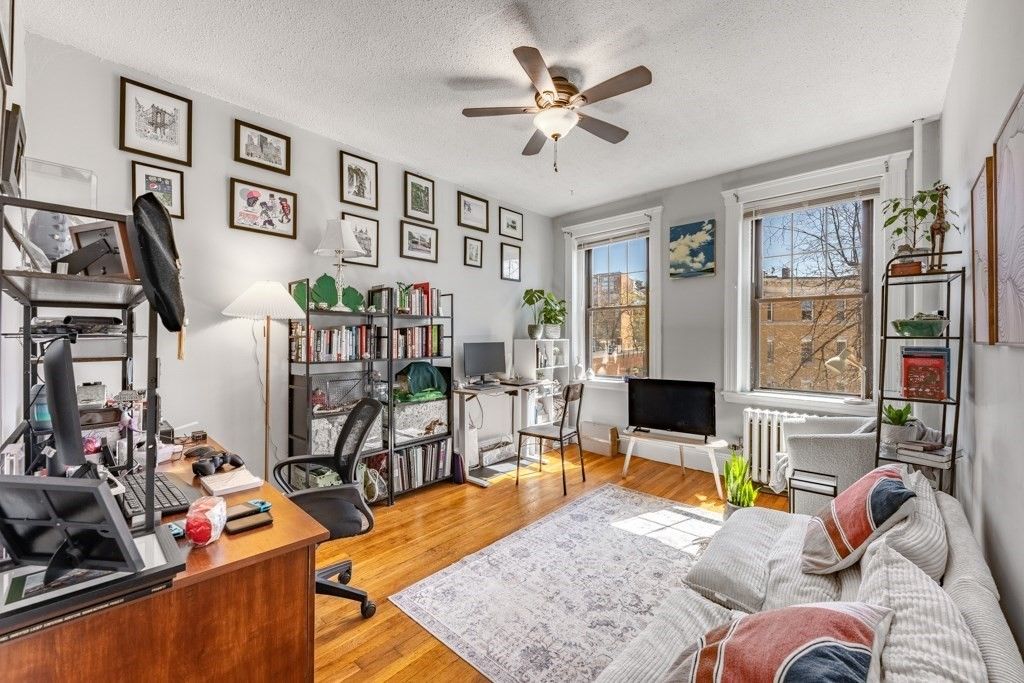 189 Chestnut Hill Avenue 11, Boston, MA 02135