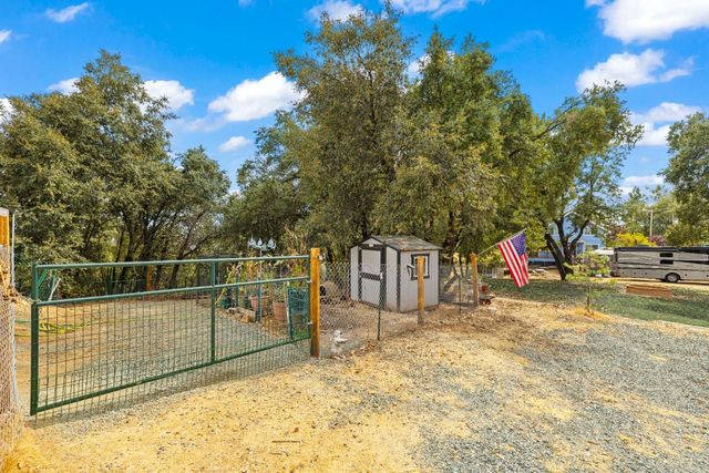 10240 Ponderosa Way, Pine Grove, CA 95665