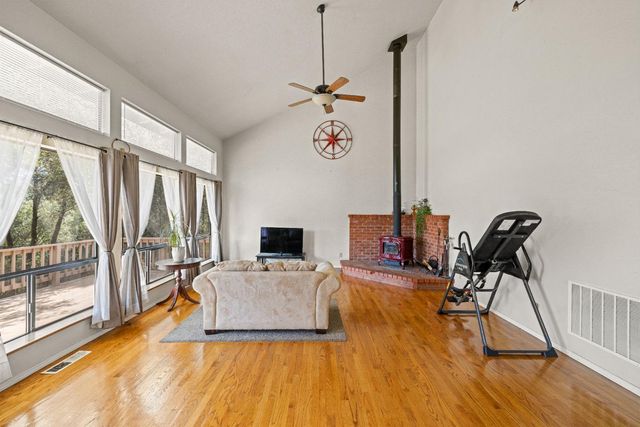 10240 Ponderosa Way, Pine Grove, CA 95665