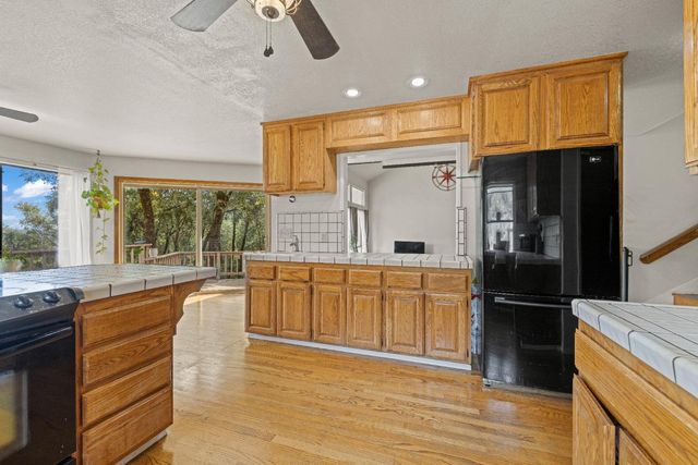 10240 Ponderosa Way, Pine Grove, CA 95665