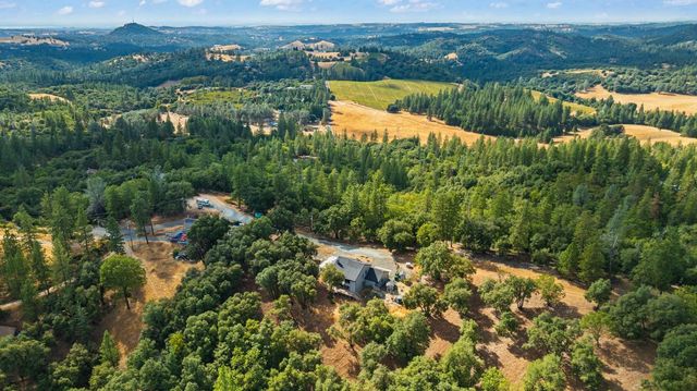 10240 Ponderosa Way, Pine Grove, CA 95665