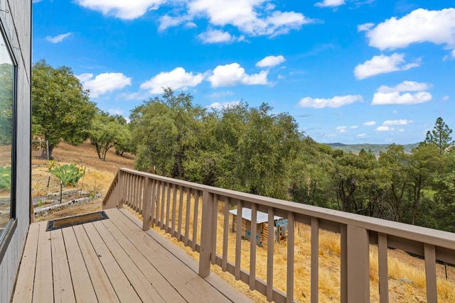 10240 Ponderosa Way, Pine Grove, CA 95665