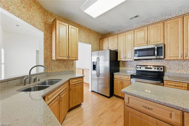 929 Stanhope GDNS, Chesapeake, VA 23320