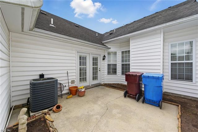 929 Stanhope GDNS, Chesapeake, VA 23320