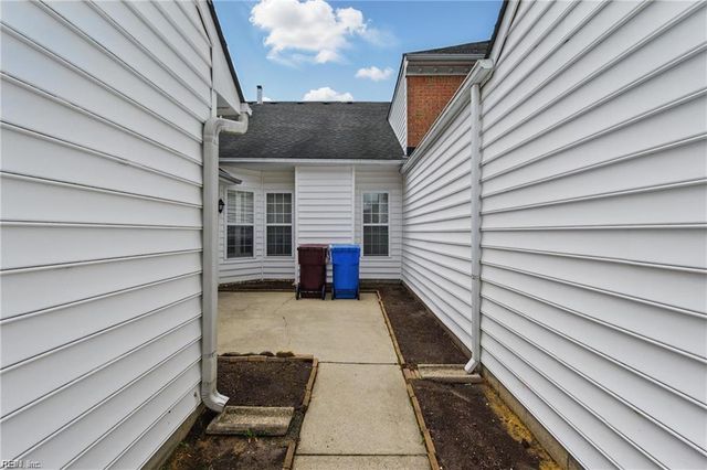 929 Stanhope GDNS, Chesapeake, VA 23320
