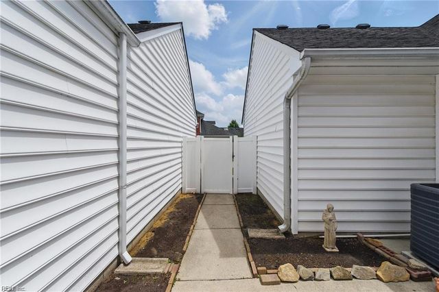 929 Stanhope GDNS, Chesapeake, VA 23320