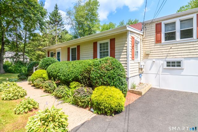 556 Pepper Street, Monroe, CT 06468