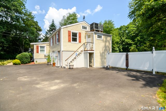 556 Pepper Street, Monroe, CT 06468