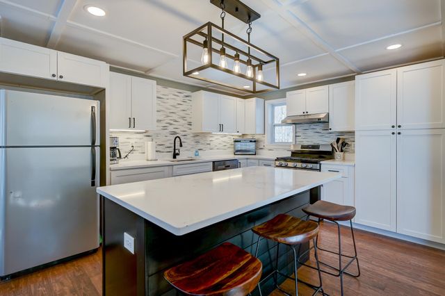 5 Holiday Ridge Road, Bartlett, NH 03812