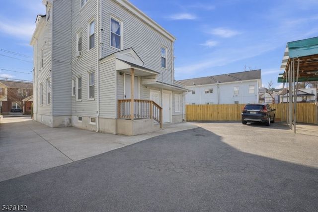 13 May St, Newark City, NJ 07104