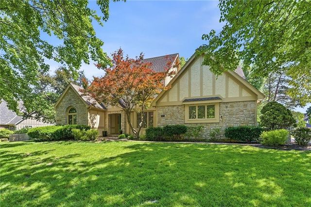 3405 W 121st Street, Leawood, KS 66209