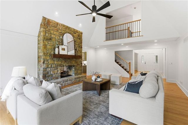 3405 W 121st Street, Leawood, KS 66209