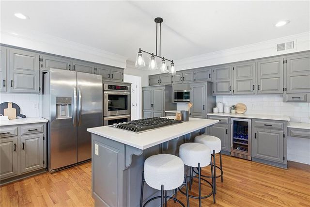 3405 W 121st Street, Leawood, KS 66209