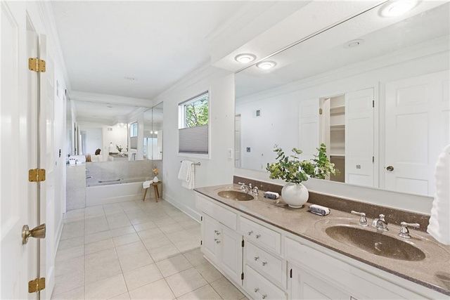 3405 W 121st Street, Leawood, KS 66209