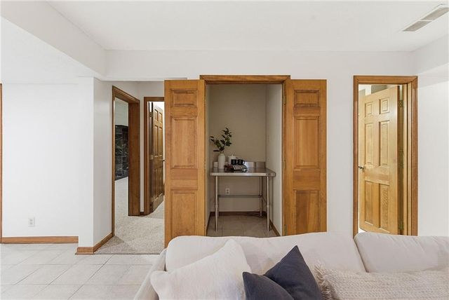 3405 W 121st Street, Leawood, KS 66209