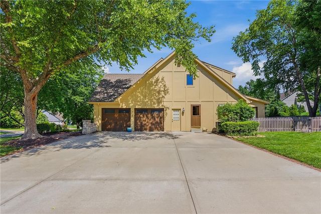 3405 W 121st Street, Leawood, KS 66209